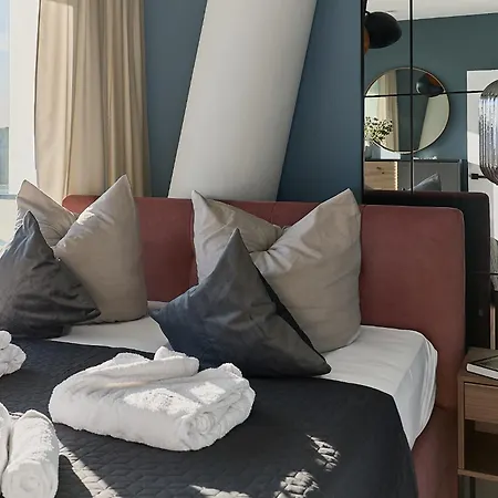 Crest View 777th - & Seaview 米兹多洛杰