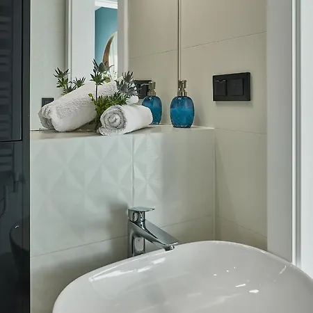 Crest View 777th - & Seaview 公寓